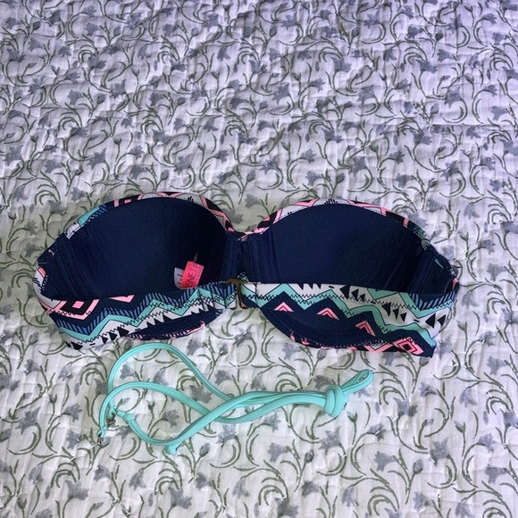 2 for $25 Ardene pattern bra S - Picture 2 of 4